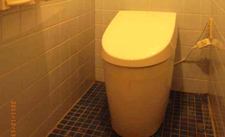 1階2階使い方に合わせた一日工事トイレリフォーム