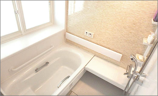 バリアフリーリフォームで安心安全快適！TOTOサザナで高齢の方にも優しい浴室に！