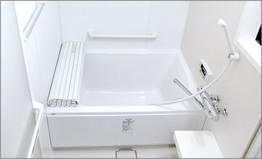 タイルの浴室から足を伸ばせる浴槽のユニットバスリフォーム　岡山市南区Ｔ様