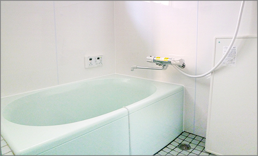 追いだき機能つき給湯器に取り換え＆防カビ対策を施したお手入れカンタン快適浴室にリフォーム！