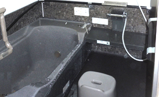 シックで使いやすいお風呂にリフォーム