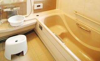 鋳物ホーロー浴槽でホテルのようなお風呂へリフォーム！