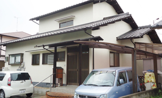 本瓦の家を超防水塗料で外壁塗装リフォーム！