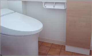 床もはりかえ！タンクレストイレですっきりリフォーム！