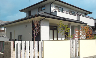 コーキング打ち替え+外壁塗装で壁長持ちの外壁塗装リフォーム！