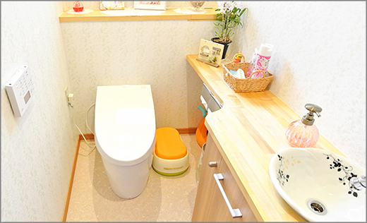 可愛い磁器の手洗いがついた、オシャレなトイレにリフォーム！　岡山市中区Ｆ様邸